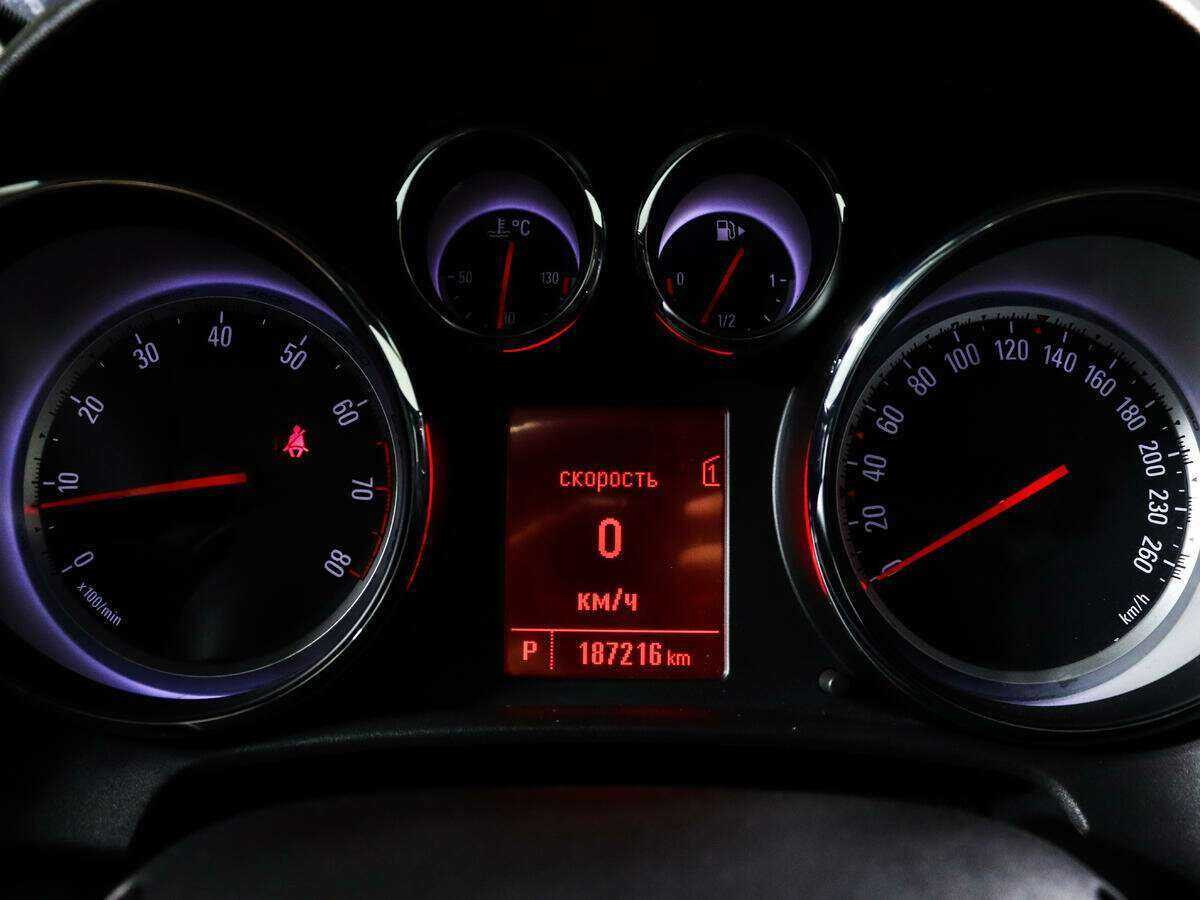 Opel Astra GTC, 2013 - Фото №10