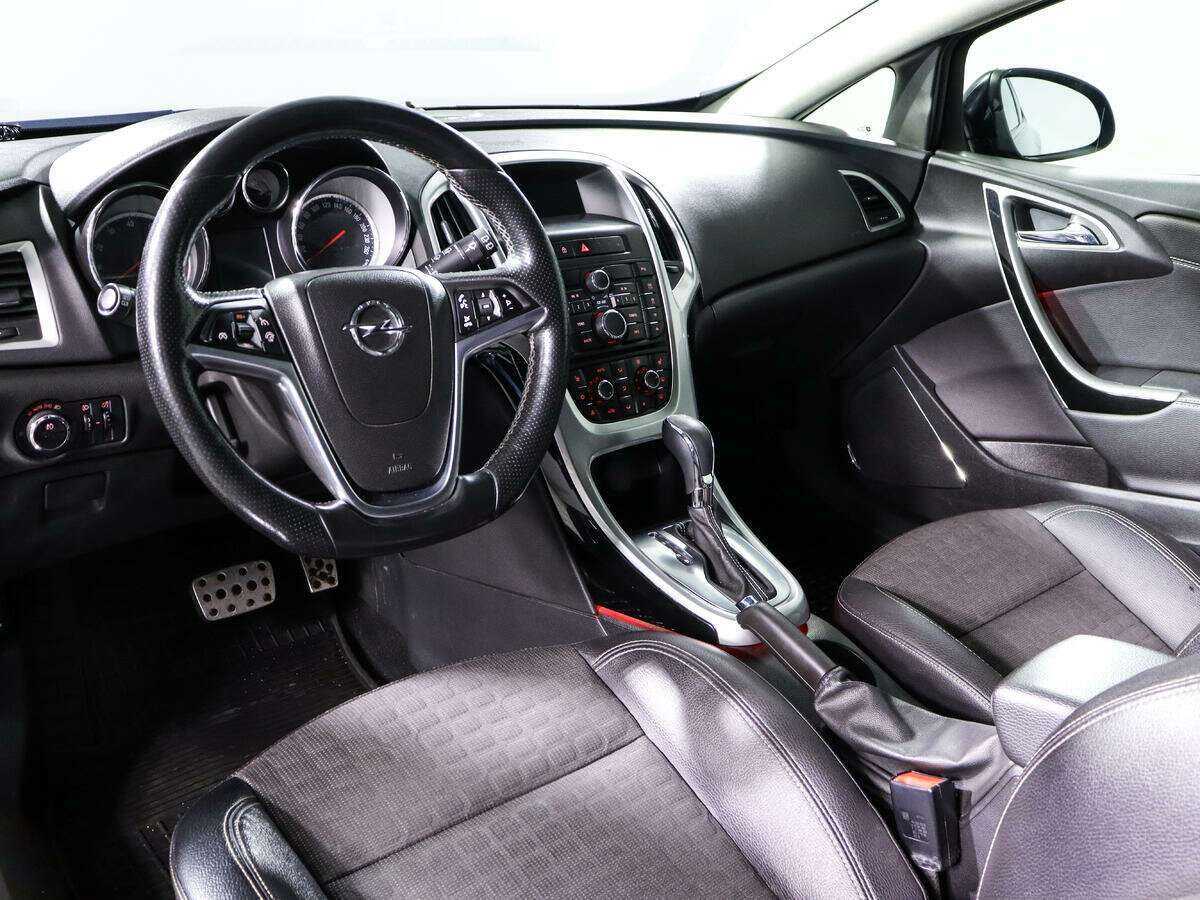 Opel Astra GTC, 2013 - Фото №13