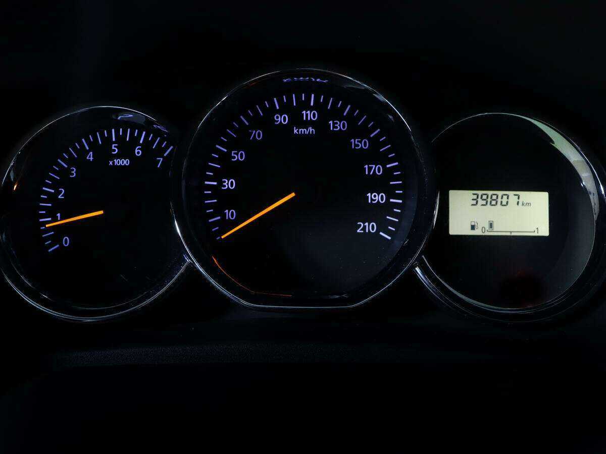 Renault Logan, 2020 - Фото №10