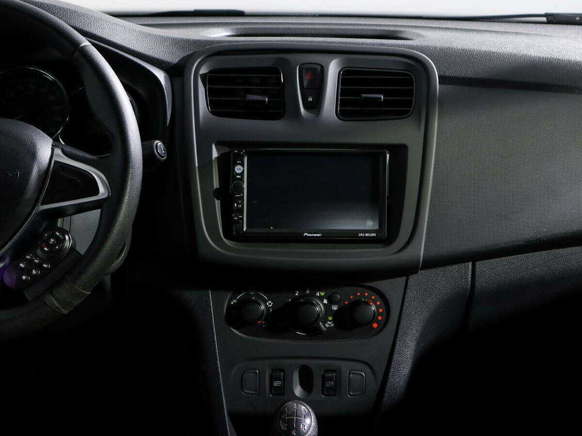 Renault Logan, 2020 - Фото №12