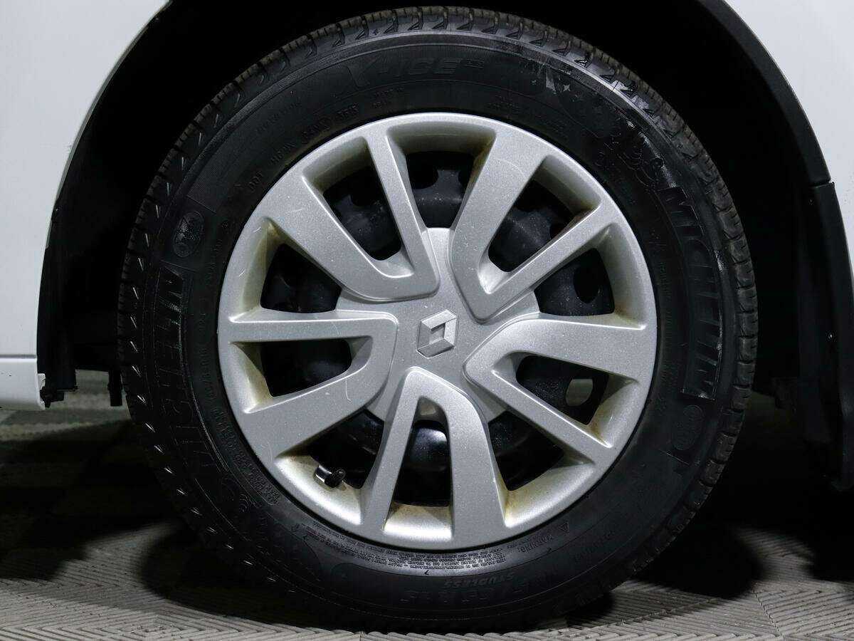 Renault Logan, 2020 - Фото №14