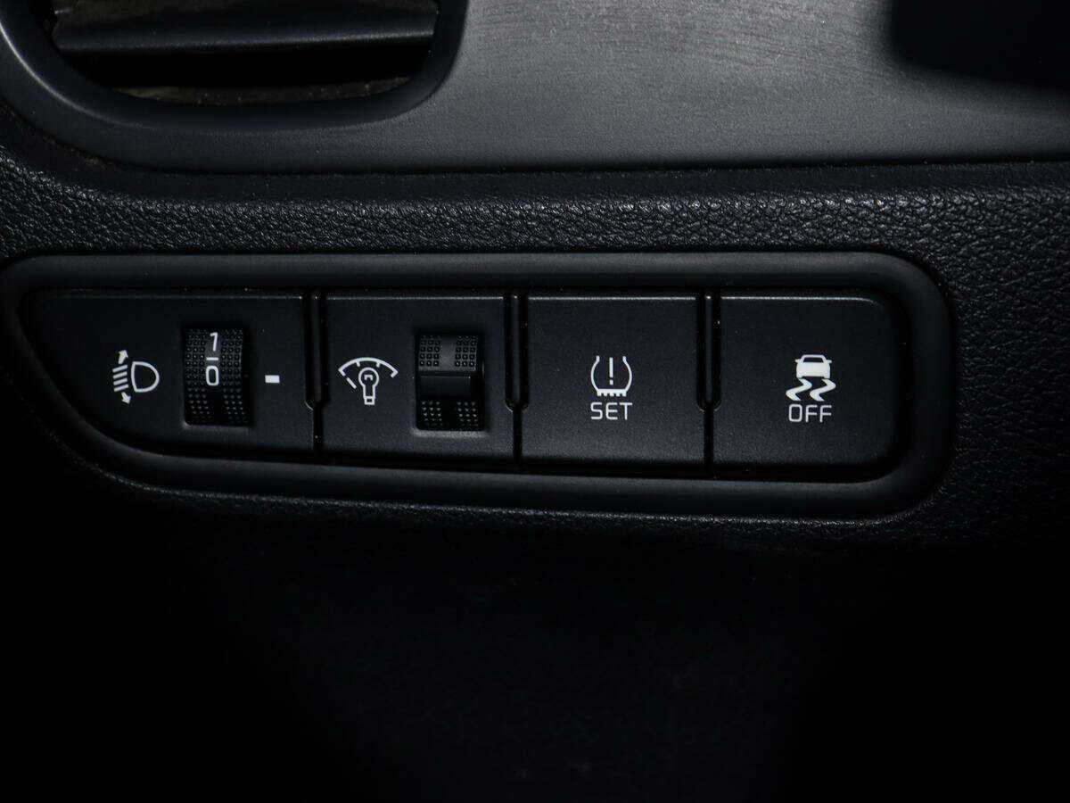 Kia Rio X-Line, 2018 - Фото №14