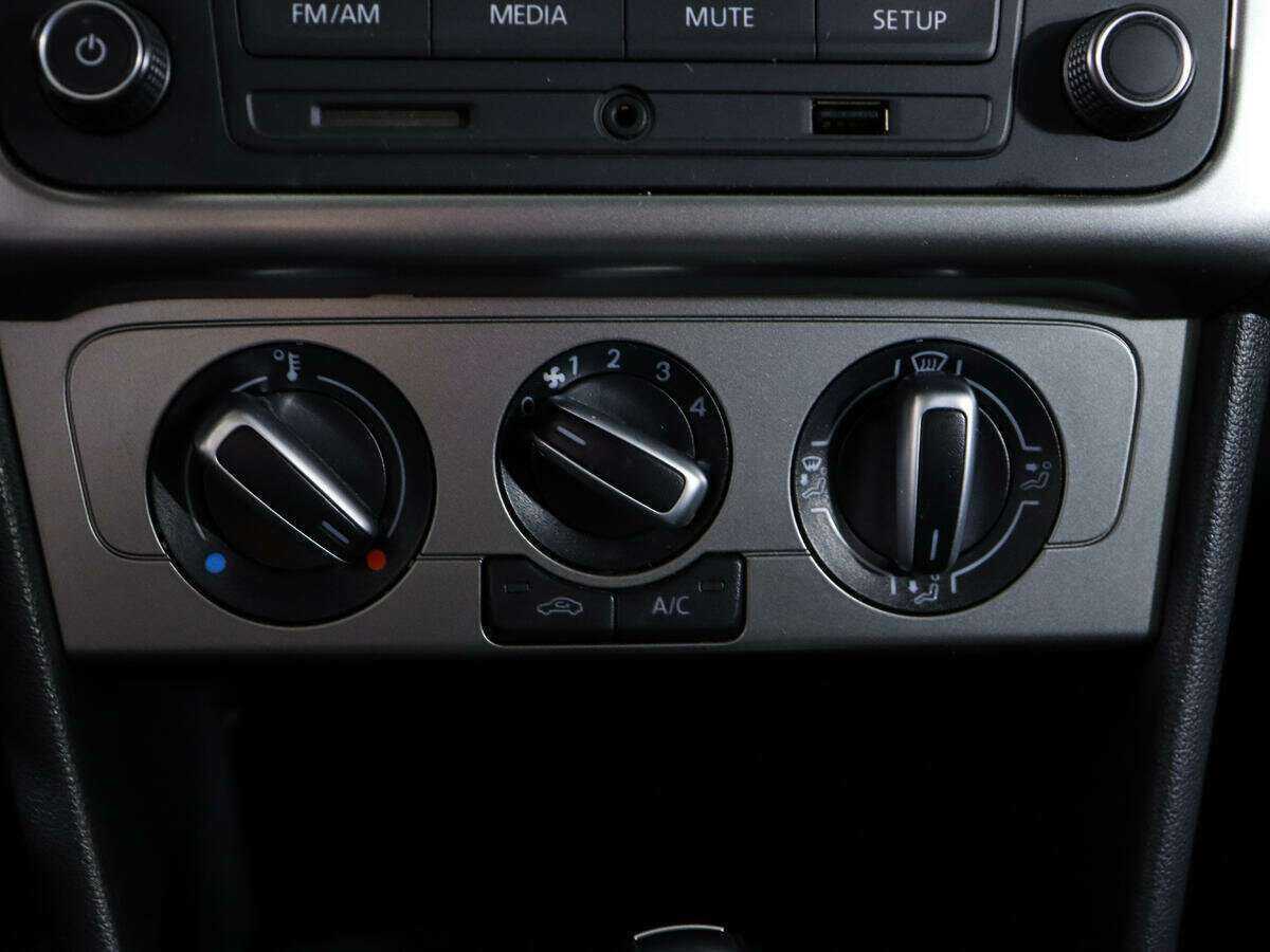 Volkswagen Polo, 2019 - Фото №16