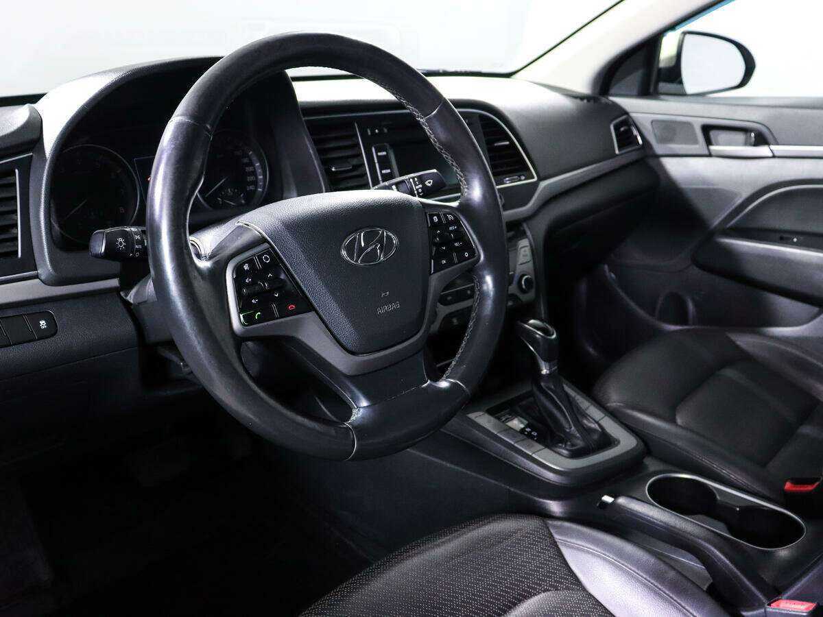 Hyundai Elantra, 2018 - Фото №6