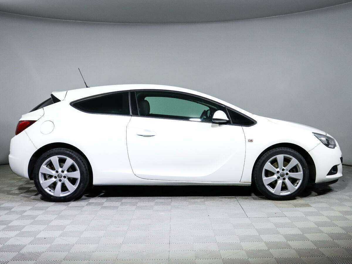 Opel Astra GTC, 2013 - Фото №3