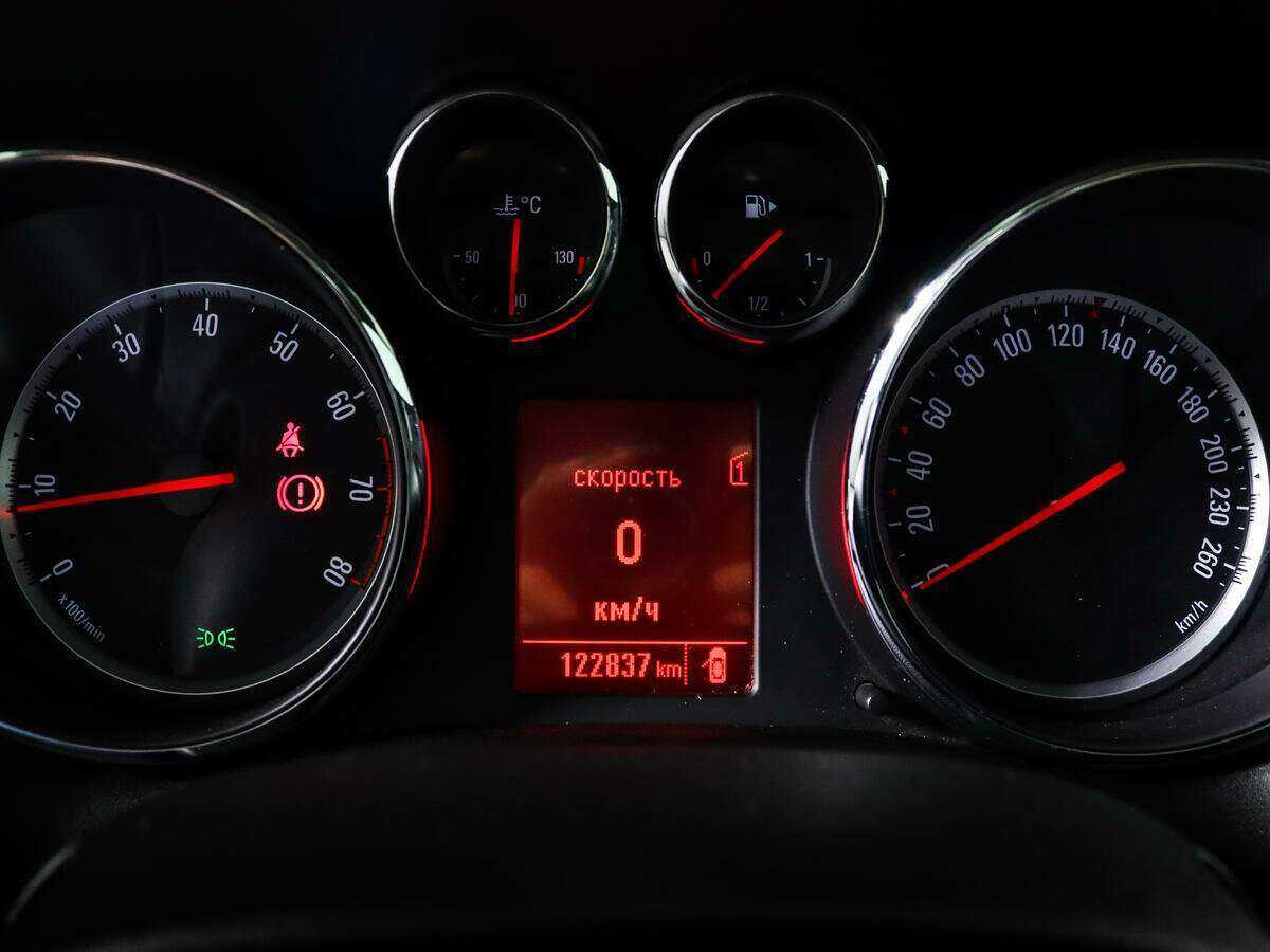 Opel Astra GTC, 2013 - Фото №10