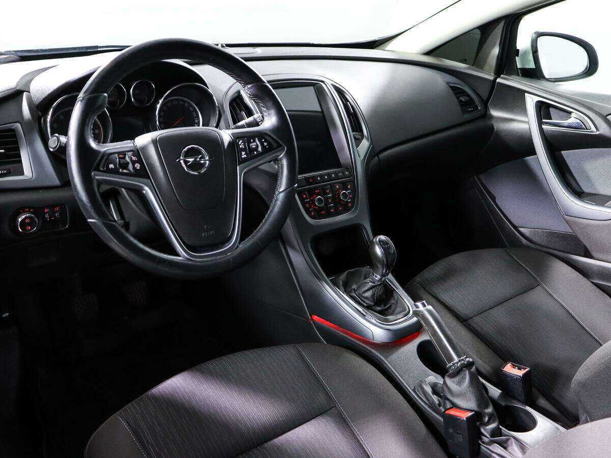 Opel Astra GTC, 2013 - Фото №13