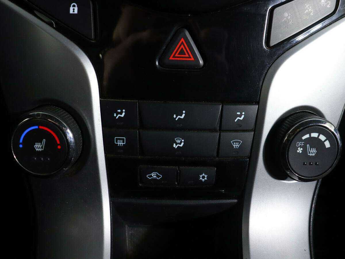 Chevrolet Cruze, 2012 - Фото №15