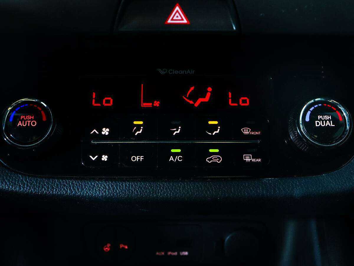 Kia Sportage, 2012 - Фото №11