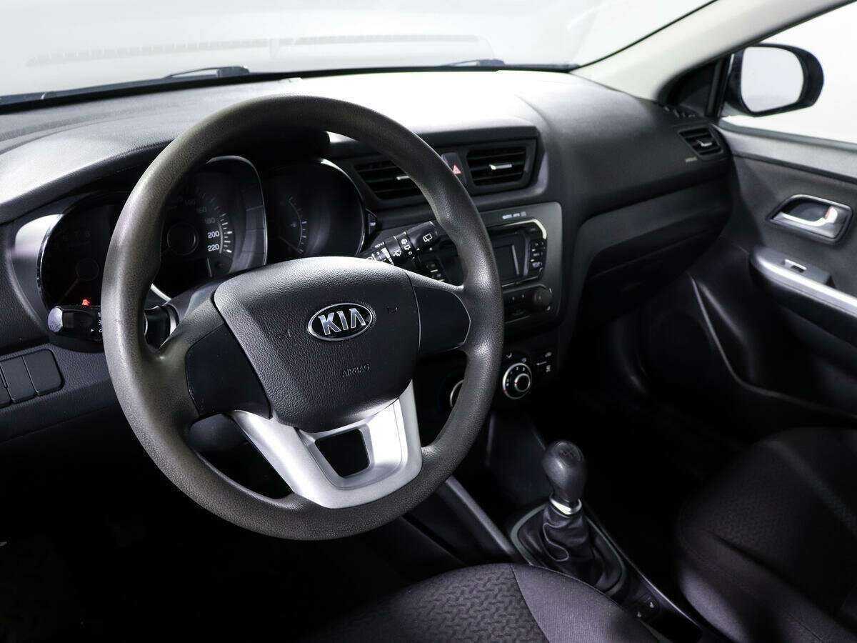 Kia Rio 5-speed, 2013 - Фото №12