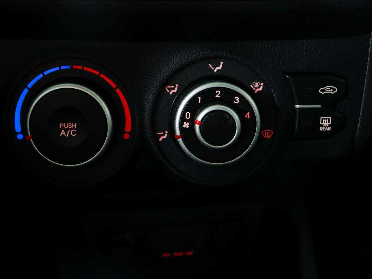 Kia Rio 5-speed, 2013 - Фото №13