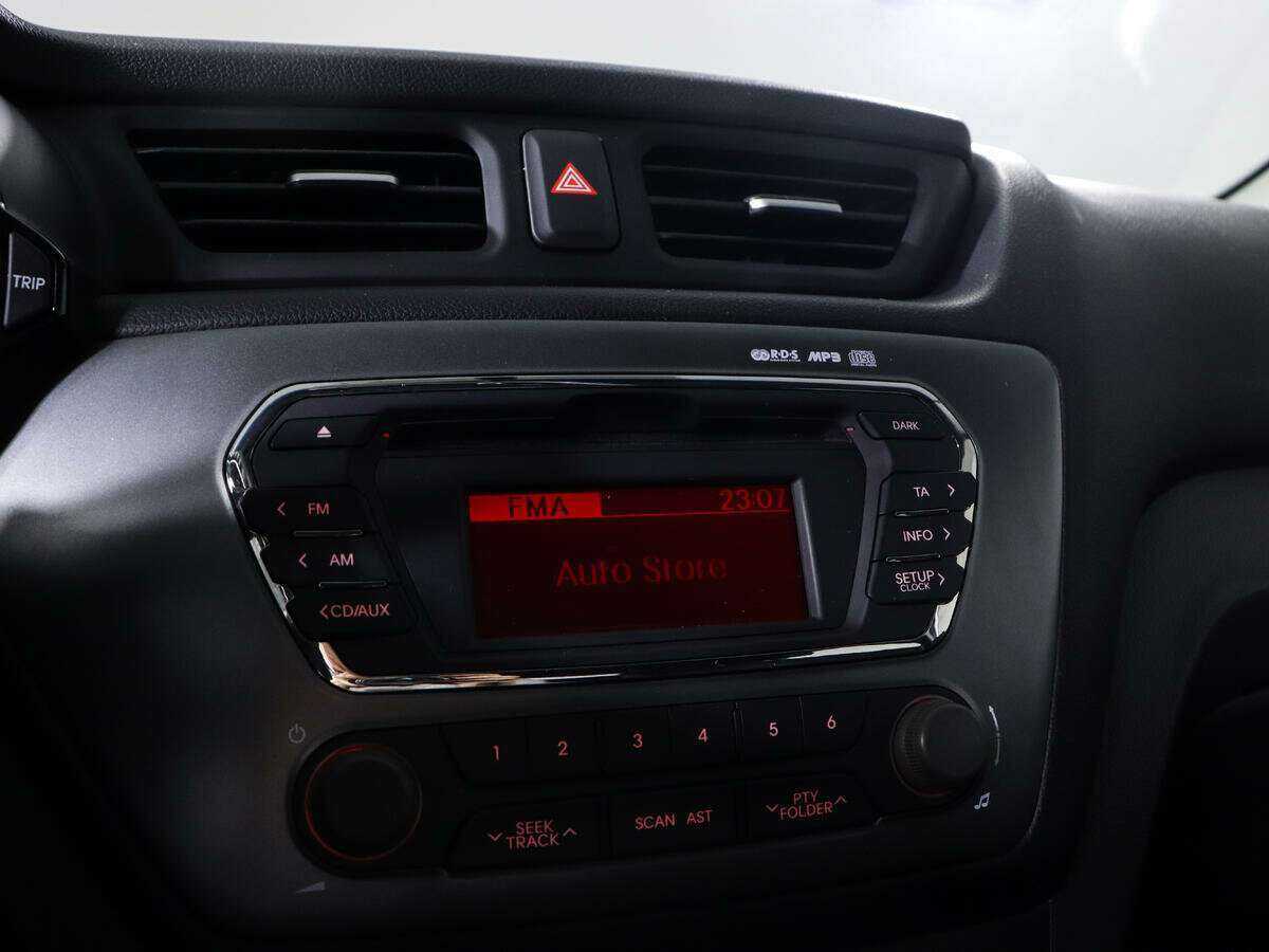 Kia Rio 5-speed, 2013 - Фото №14