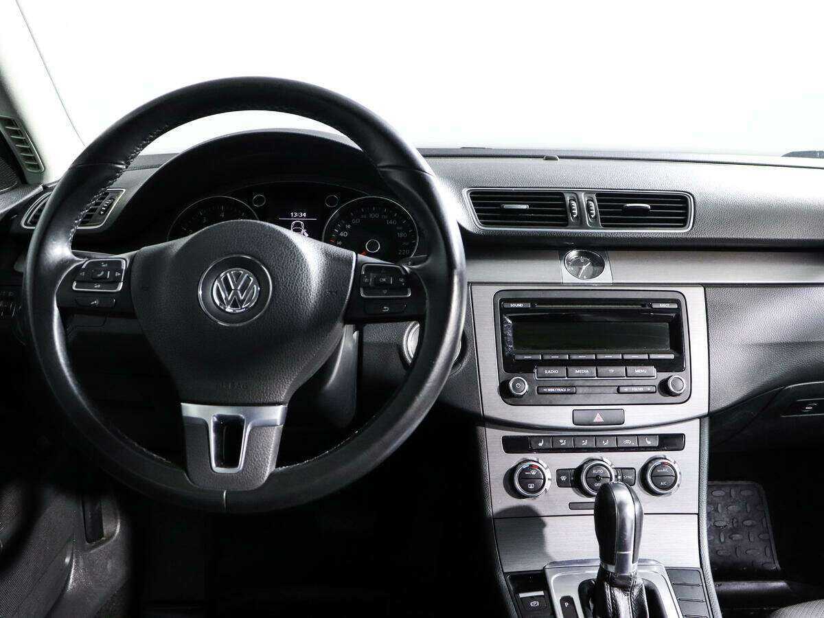 Volkswagen Passat, 2014 - Фото №9