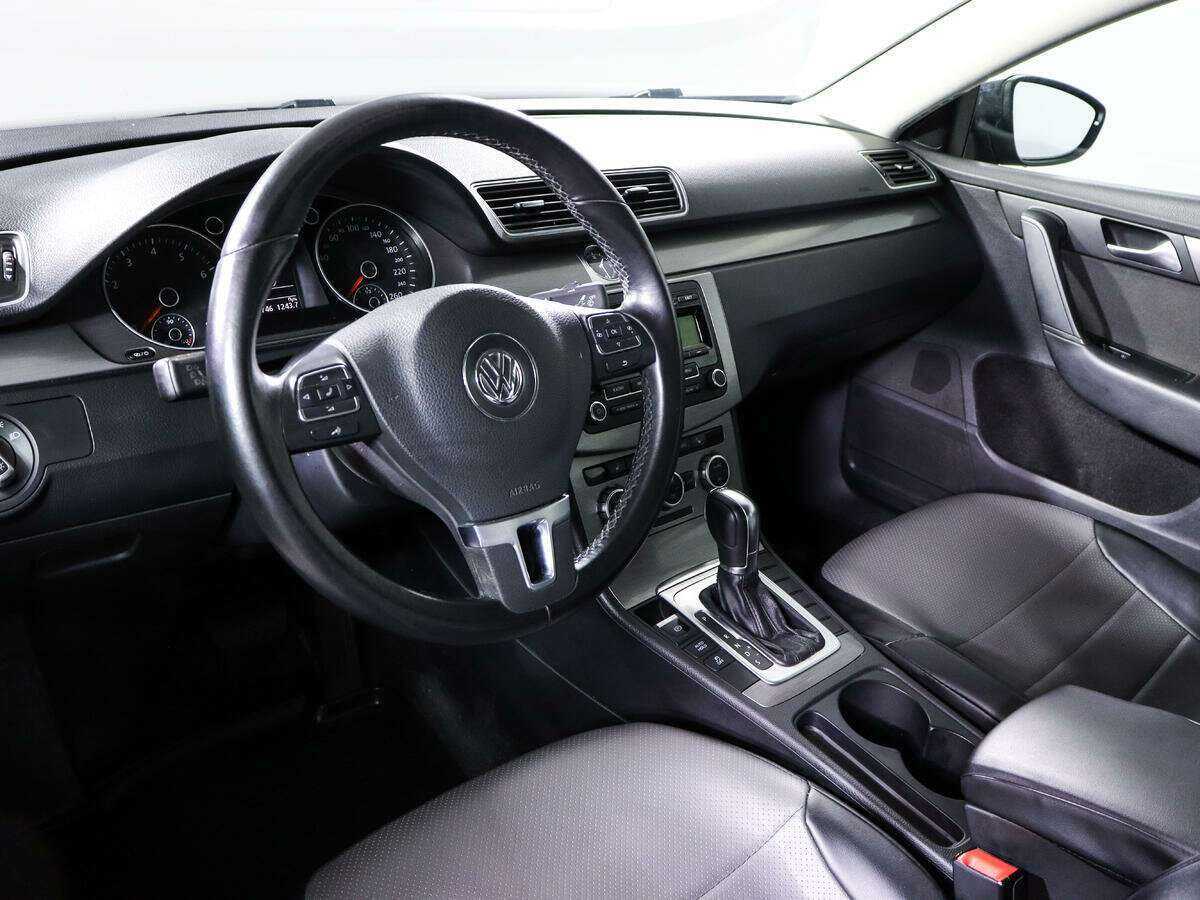 Volkswagen Passat, 2014 - Фото №11