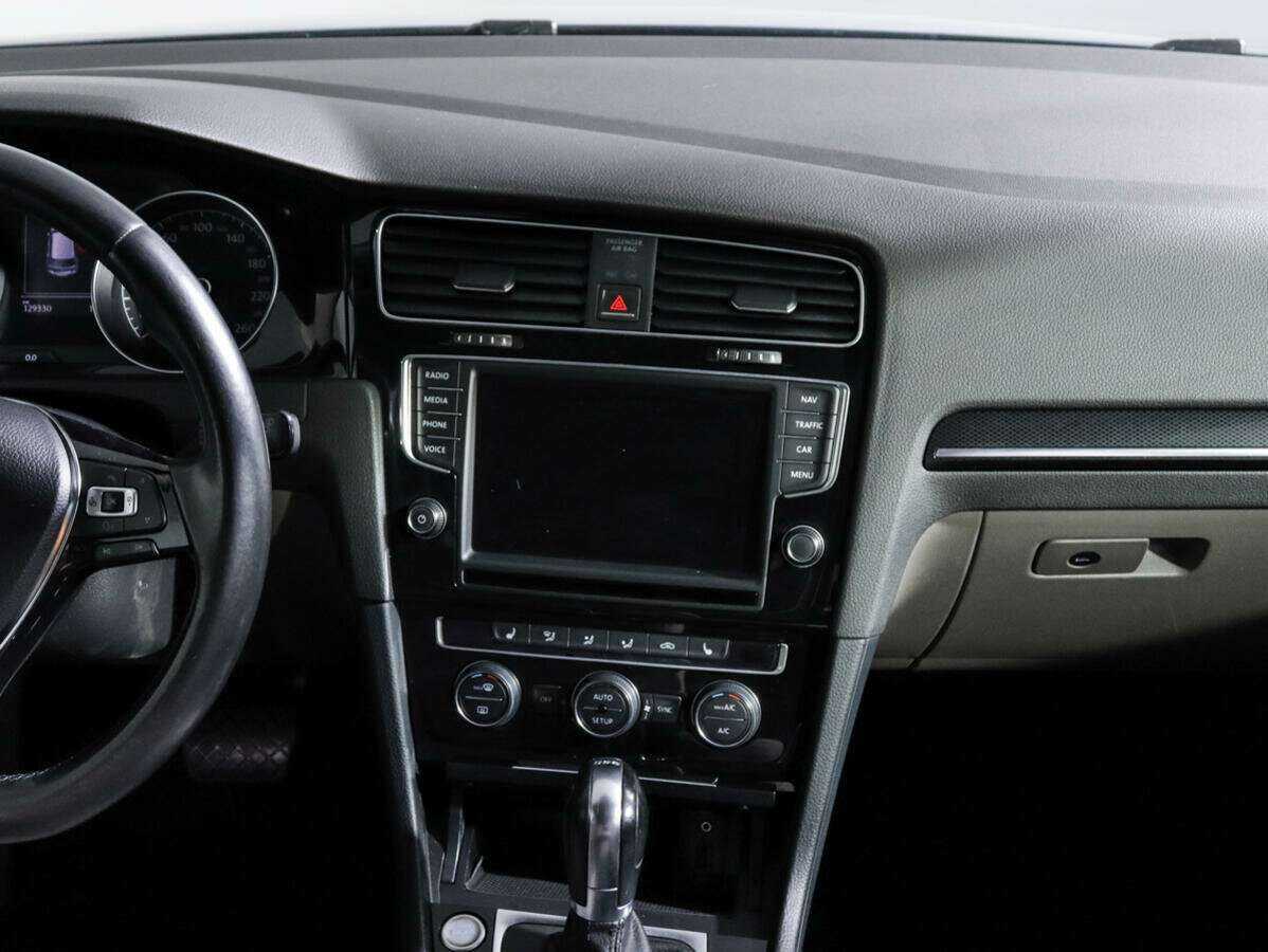 Volkswagen Golf, 2013 - Фото №12