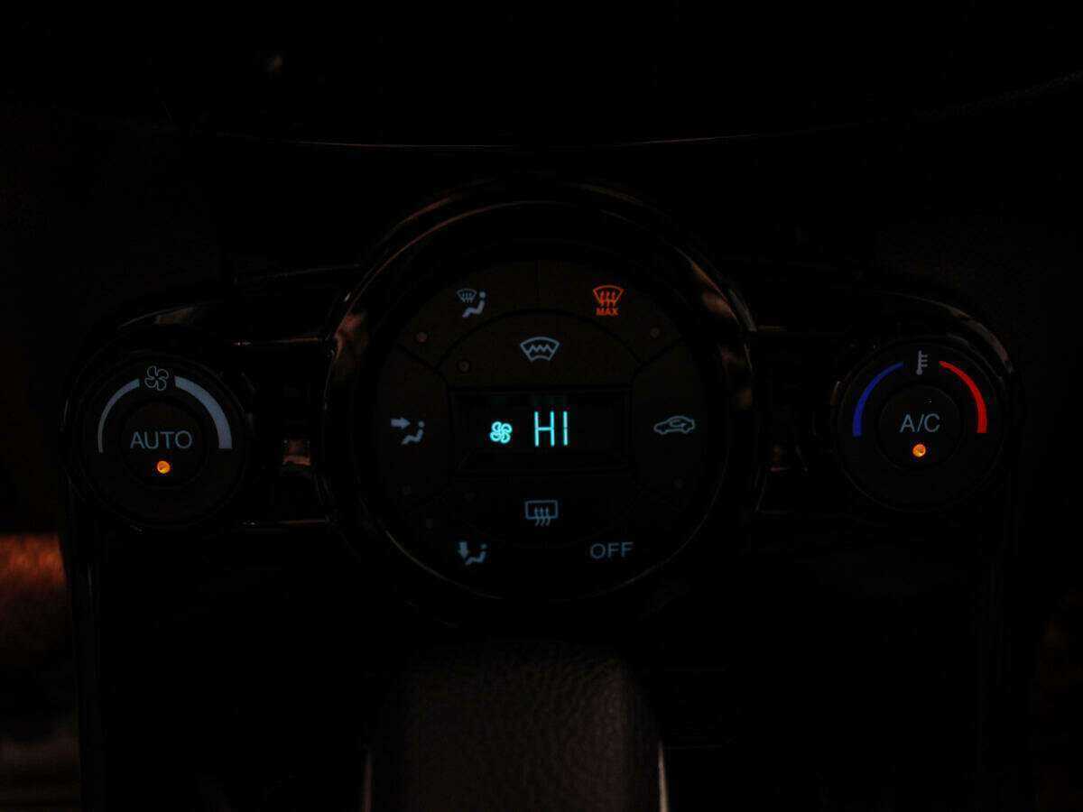 Ford Fiesta, 2015 - Фото №15