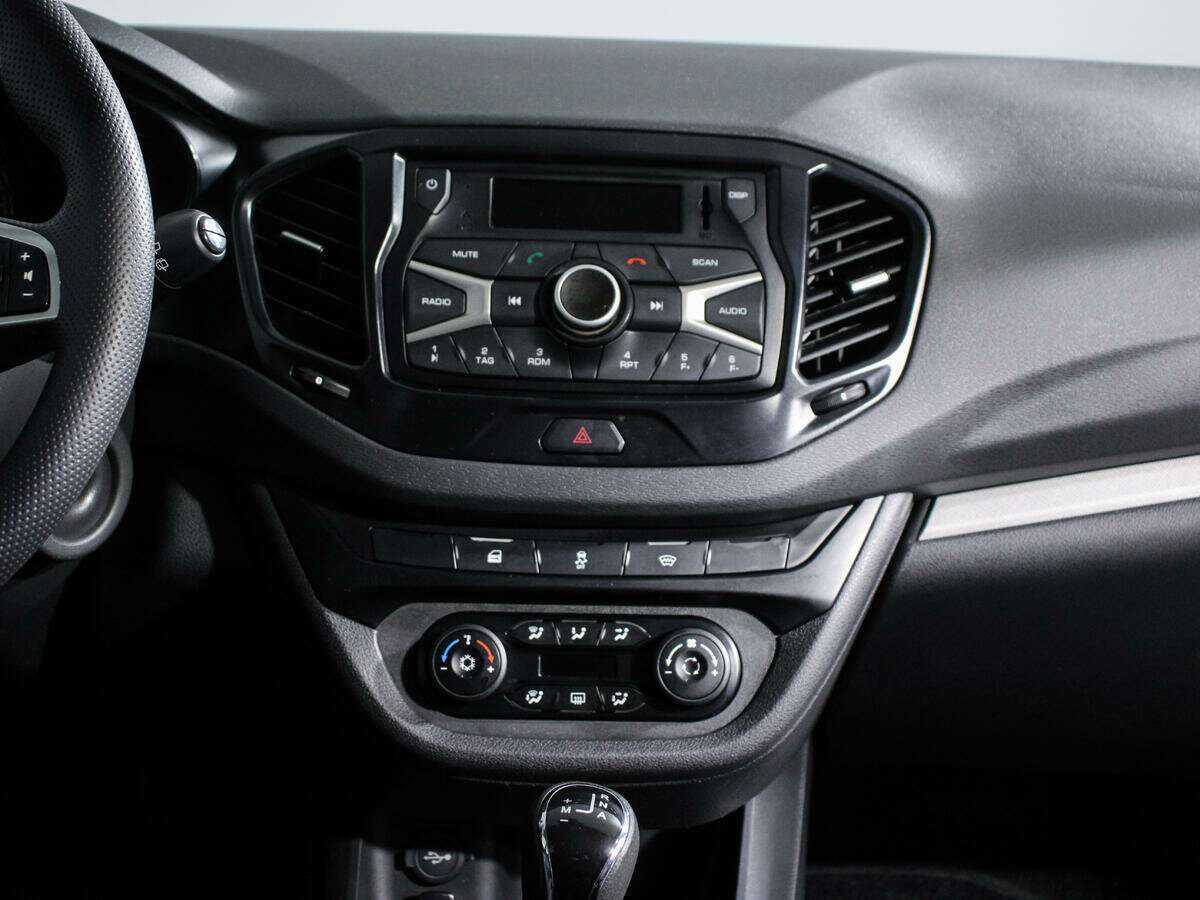 Lada (ВАЗ) Vesta SW, 2019 - Фото №9