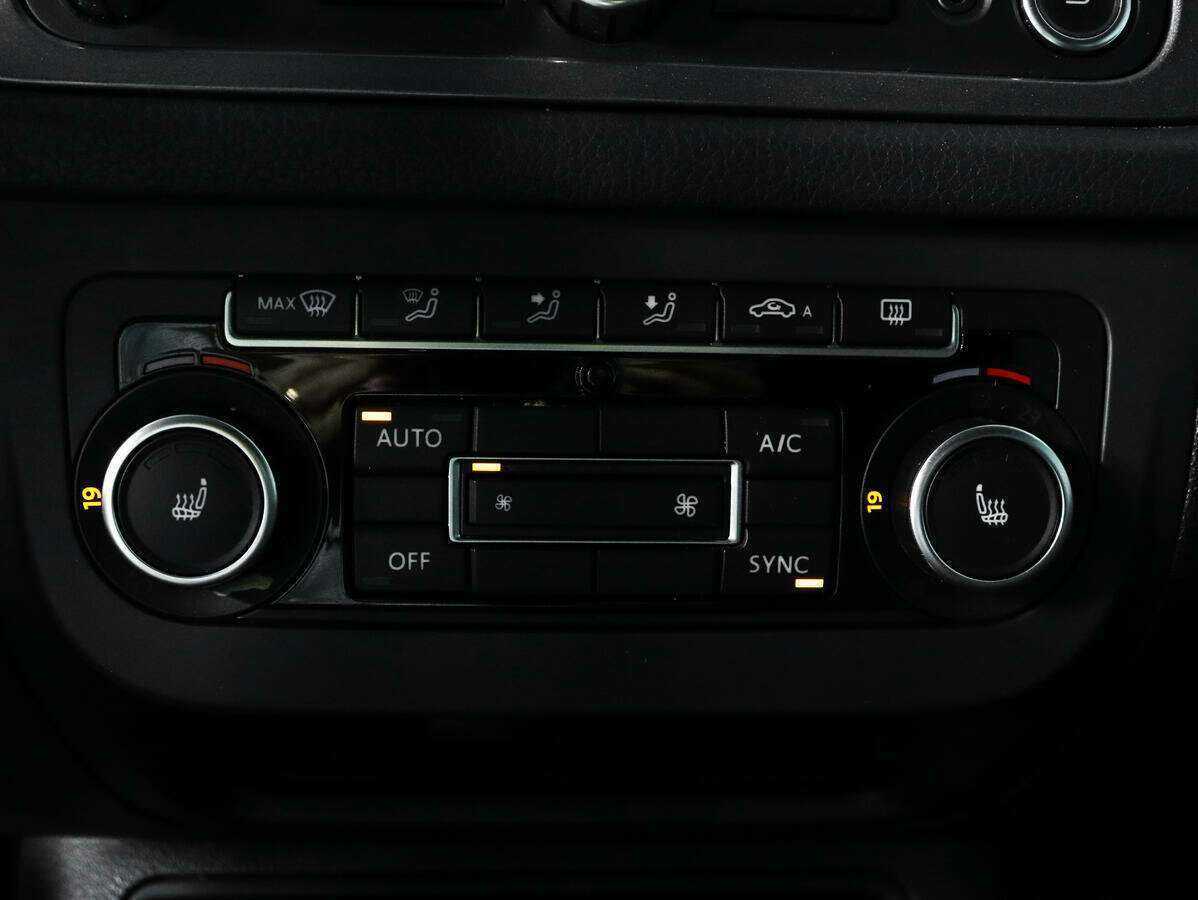 Volkswagen Tiguan, 2012 - Фото №12