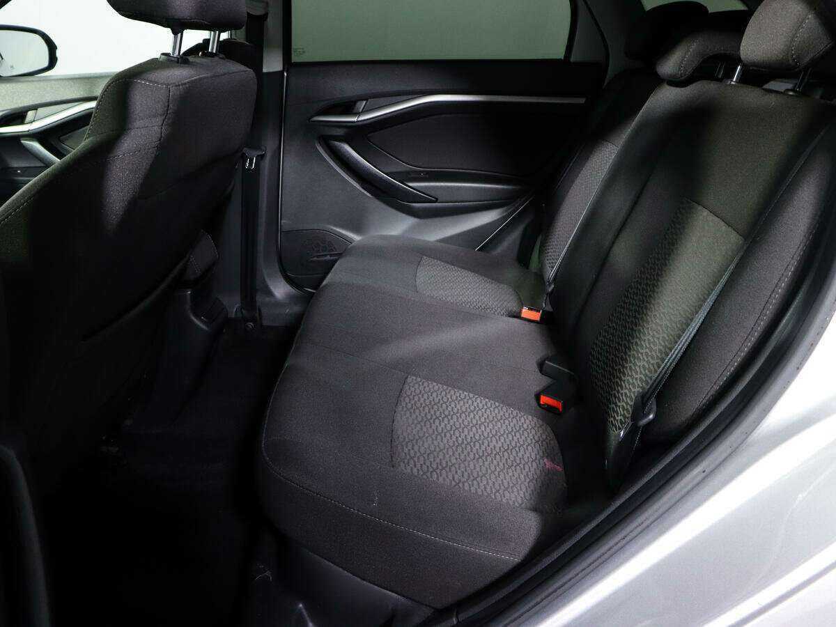 Lada (ВАЗ) Vesta SW, 2019 - Фото №7