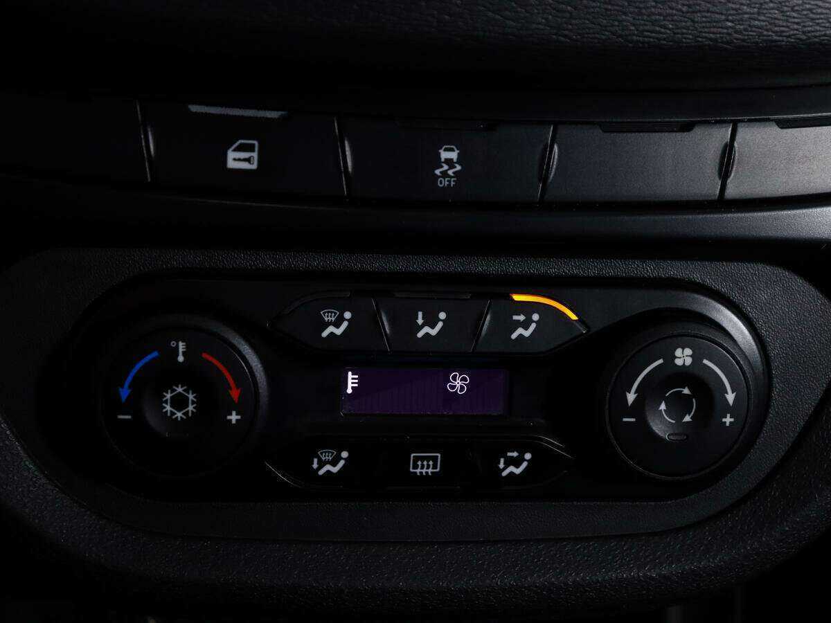 Lada (ВАЗ) Vesta SW, 2019 - Фото №15