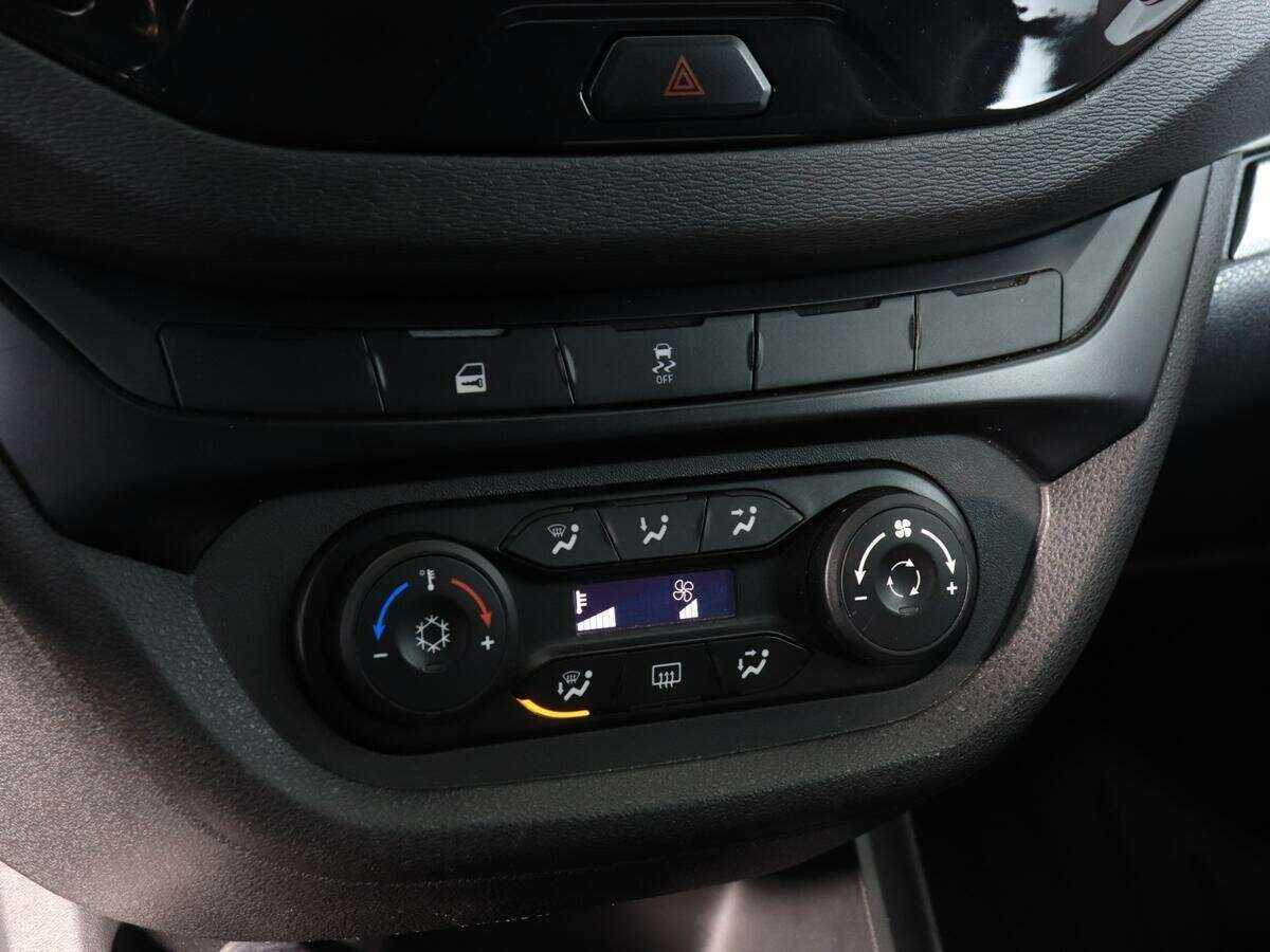 Lada (ВАЗ) Vesta, 2021 - Фото №13