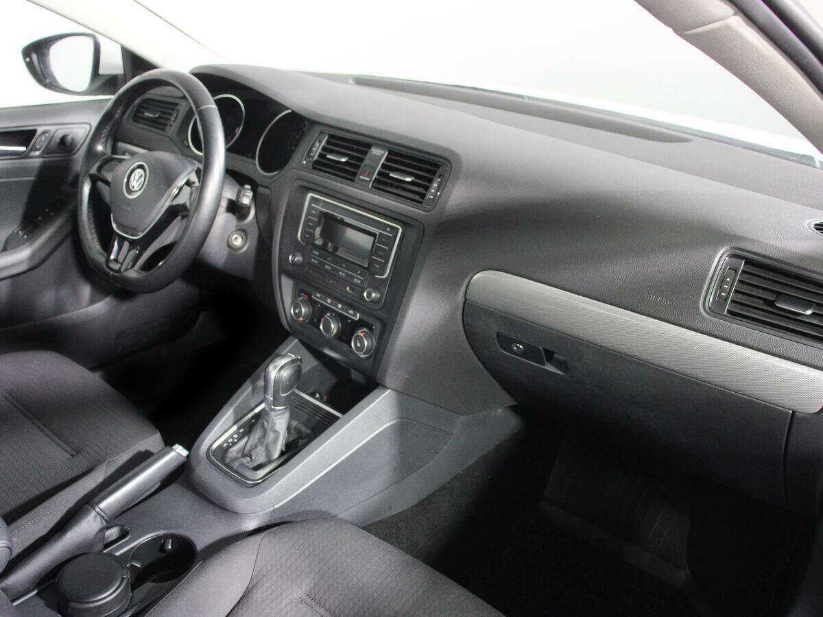 Volkswagen Jetta, 2016 - Фото №8