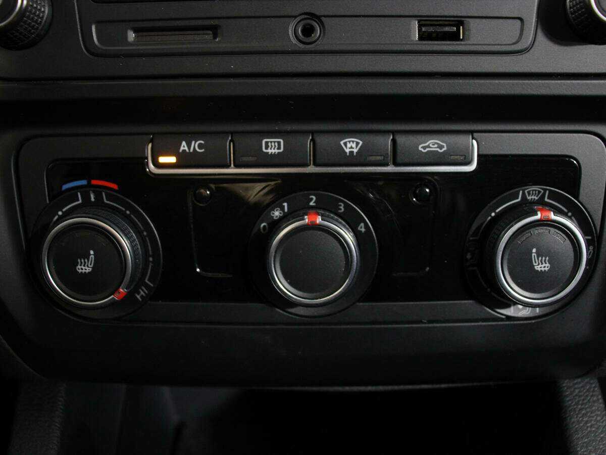 Volkswagen Jetta, 2016 - Фото №15