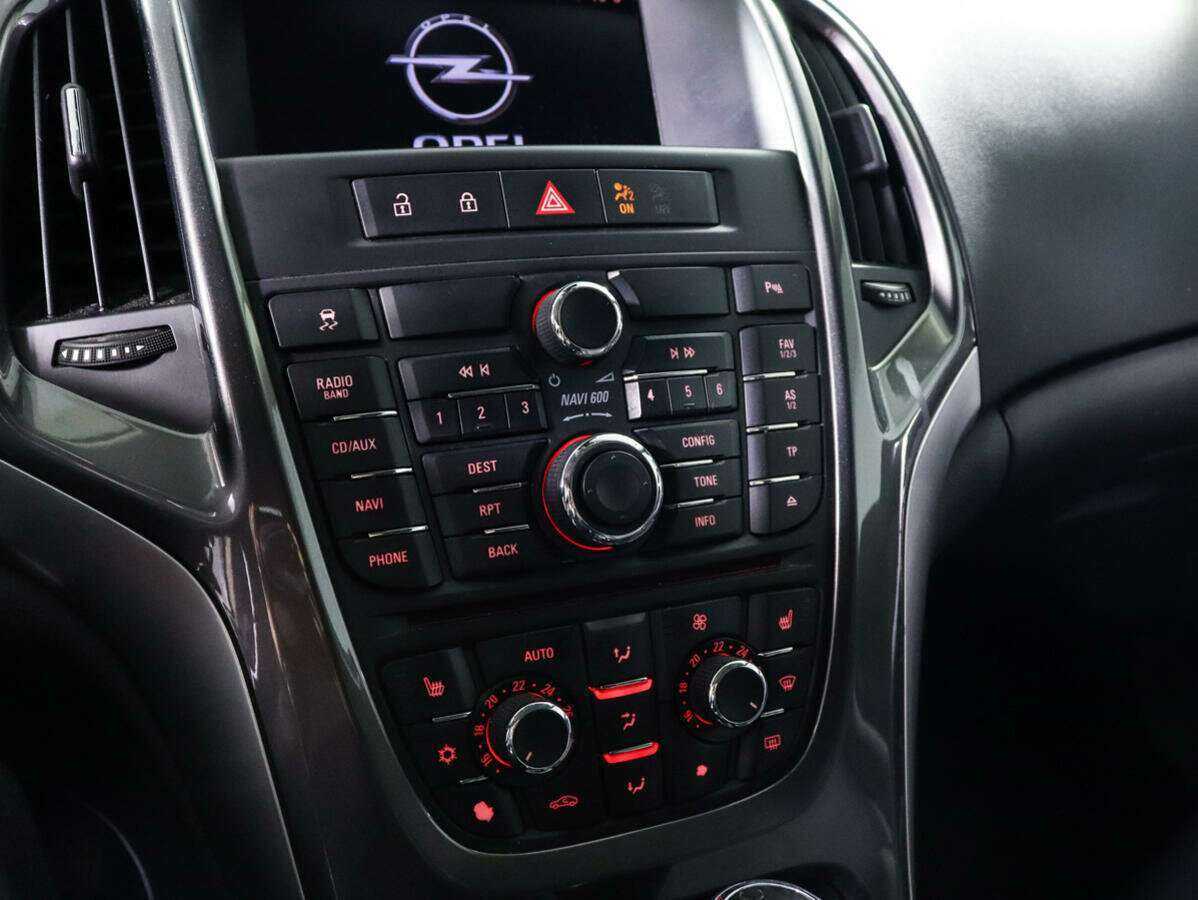 Opel Astra, 2012 - Фото №11