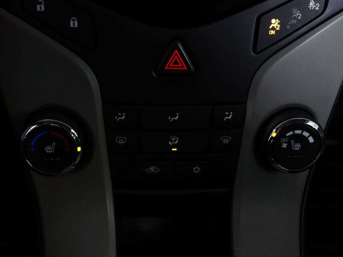 Chevrolet Cruze, 2012 - Фото №16