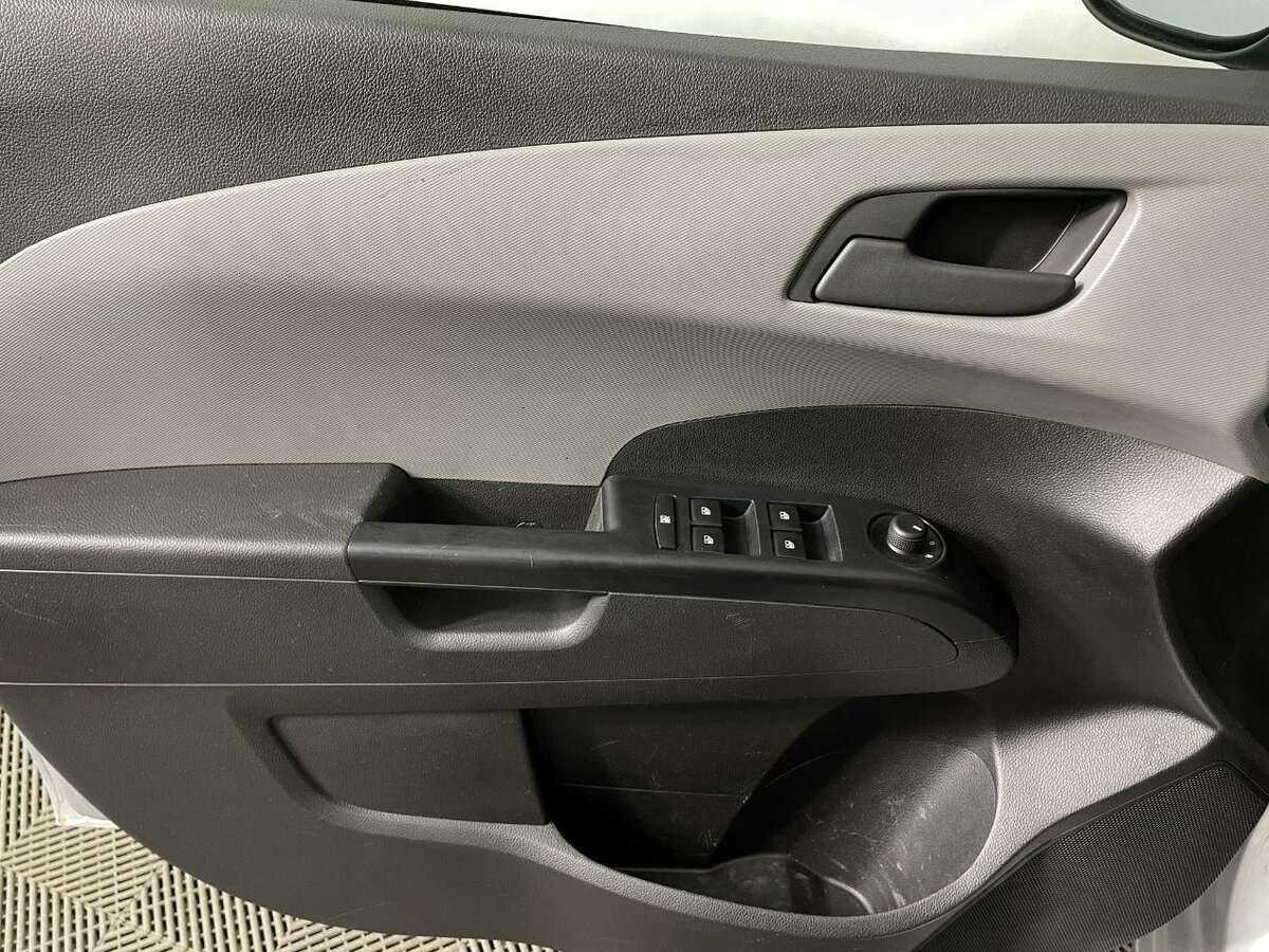 Chevrolet Aveo, 2013 - Фото №6