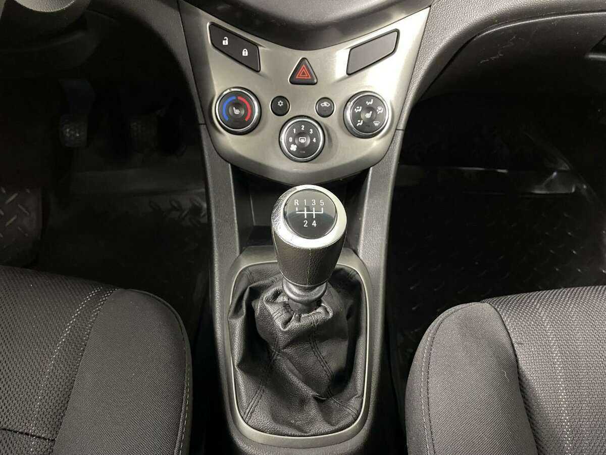 Chevrolet Aveo, 2013 - Фото №11