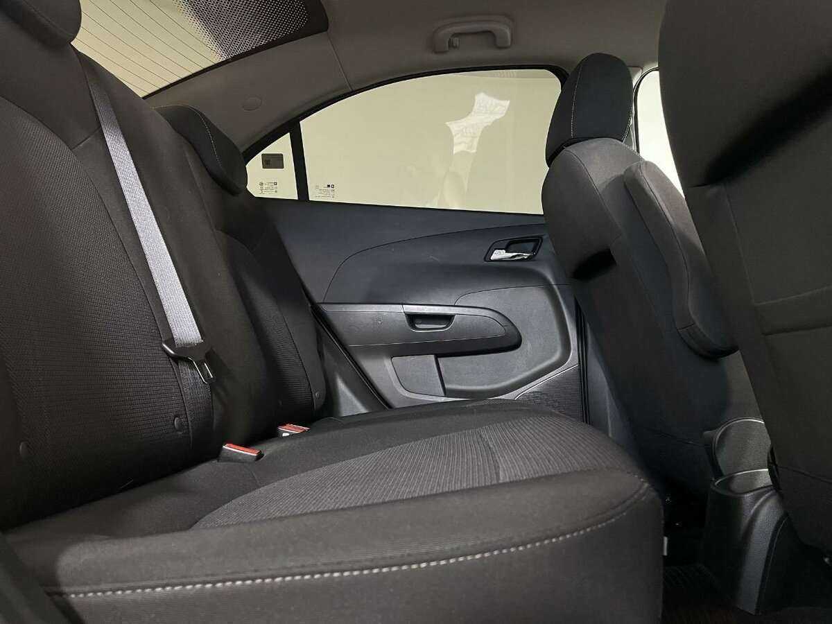 Chevrolet Aveo, 2015 - Фото №13