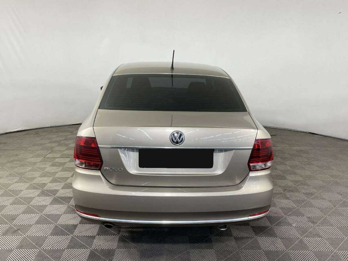 Volkswagen Polo, 2015 - Фото №1