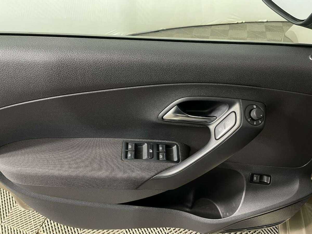 Volkswagen Polo, 2015 - Фото №6