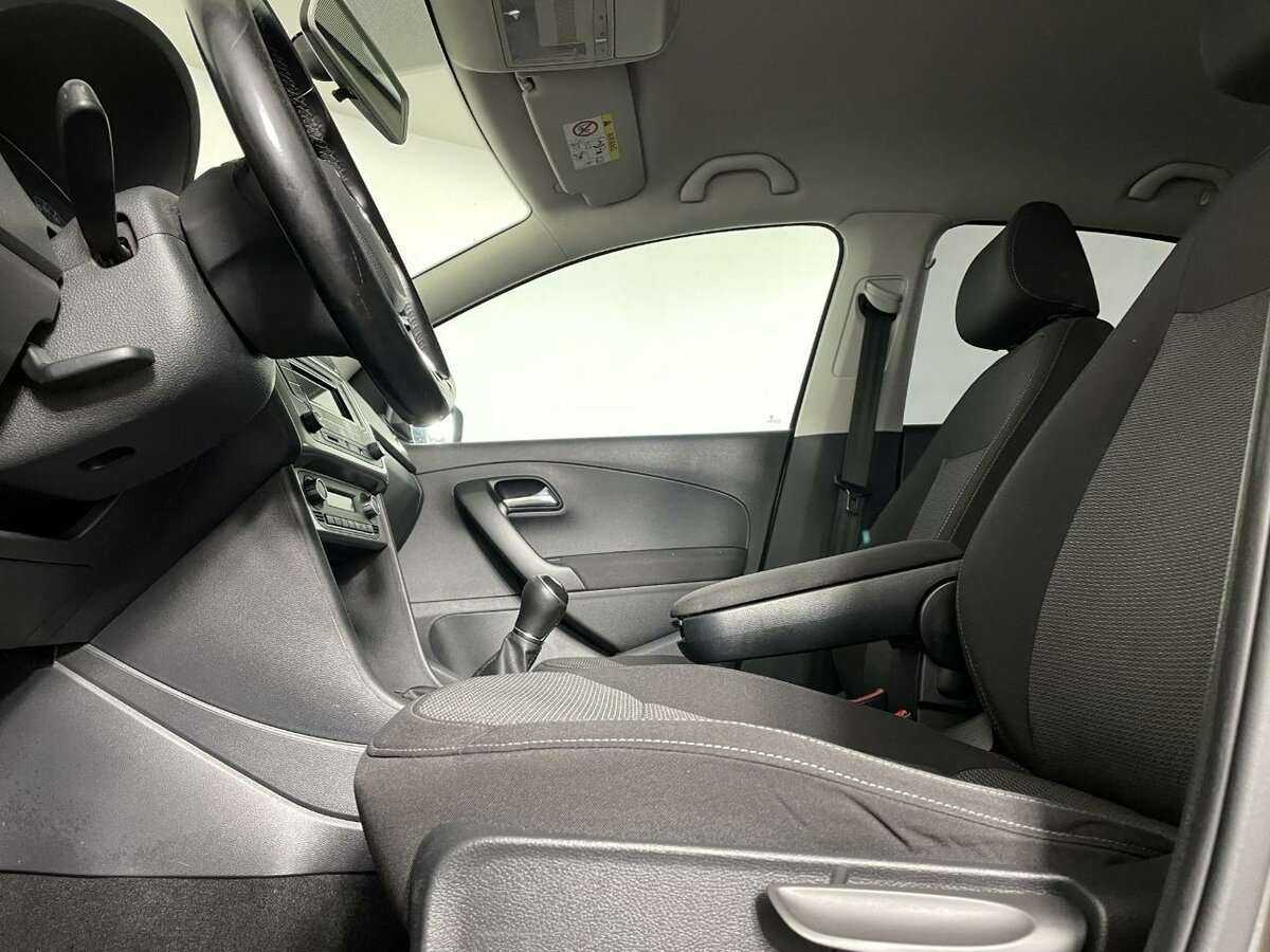 Volkswagen Polo, 2015 - Фото №8