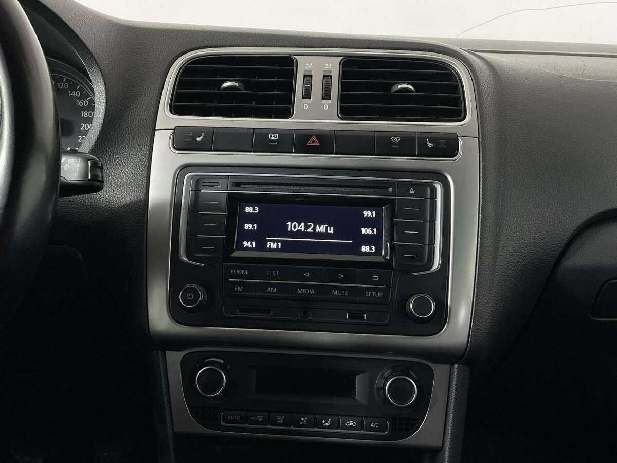 Volkswagen Polo, 2015 - Фото №10