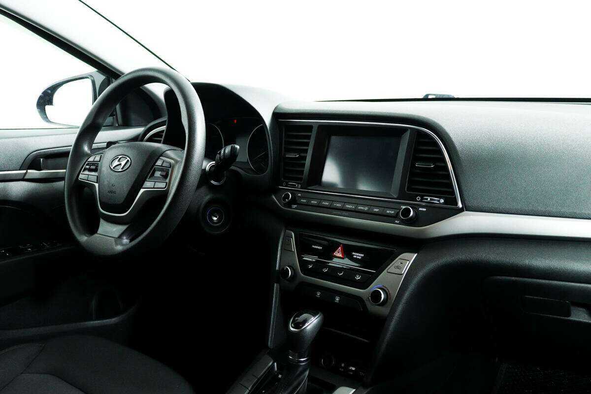 Hyundai Elantra, 2018 - Фото №8