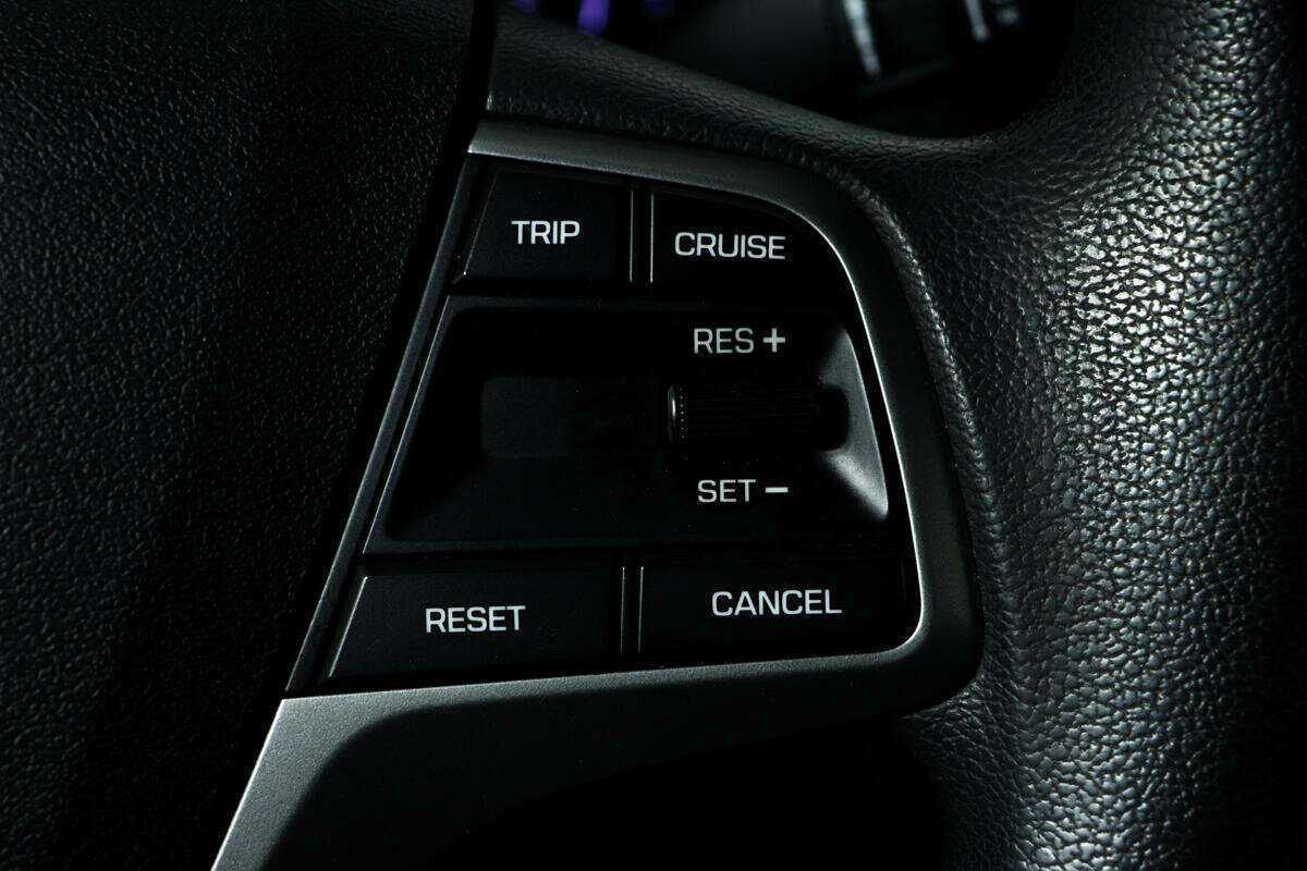 Hyundai Elantra, 2018 - Фото №14