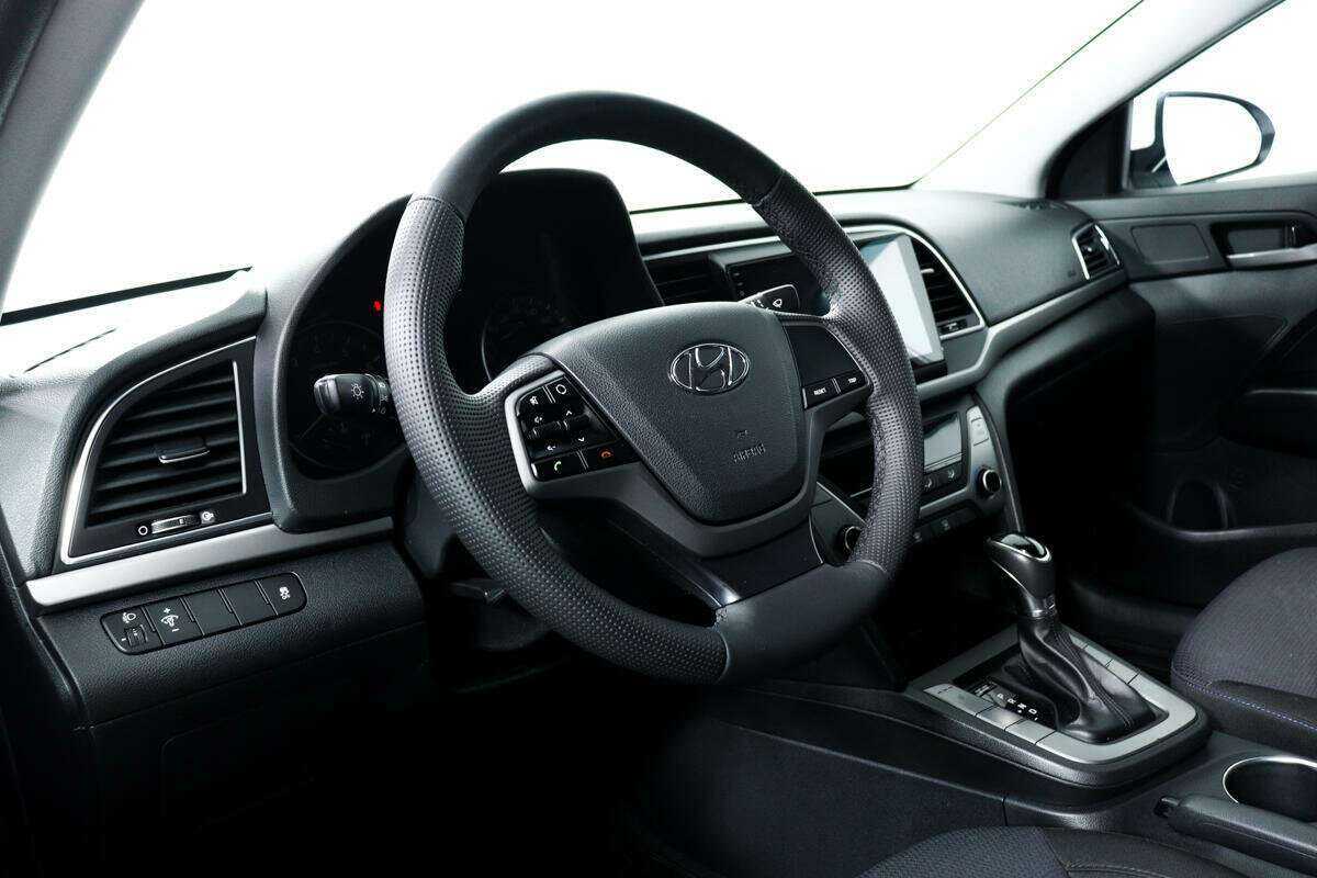 Hyundai Elantra, 2018 - Фото №12