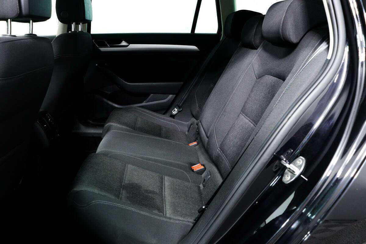 Volkswagen Passat, 2019 - Фото №11