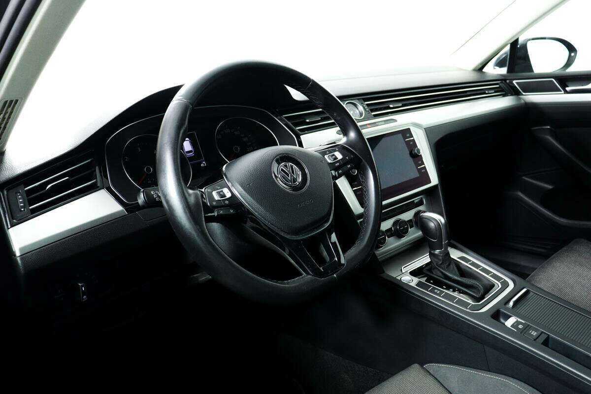 Volkswagen Passat, 2019 - Фото №12