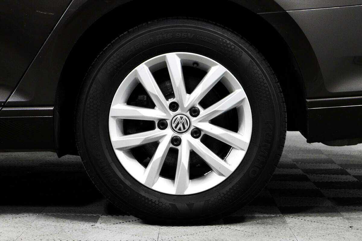 Volkswagen Passat, 2016 - Фото №13