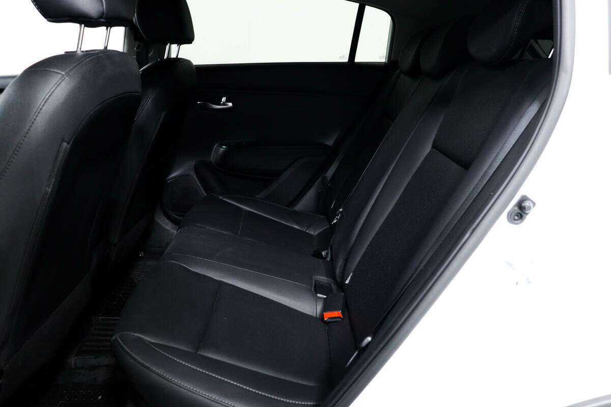 Kia Rio X-Line, 2018 - Фото №11