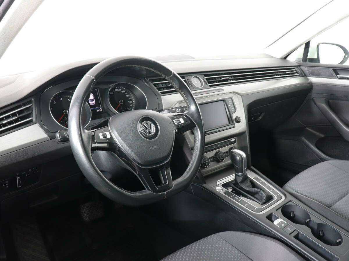 Volkswagen Passat, 2016 - Фото №8