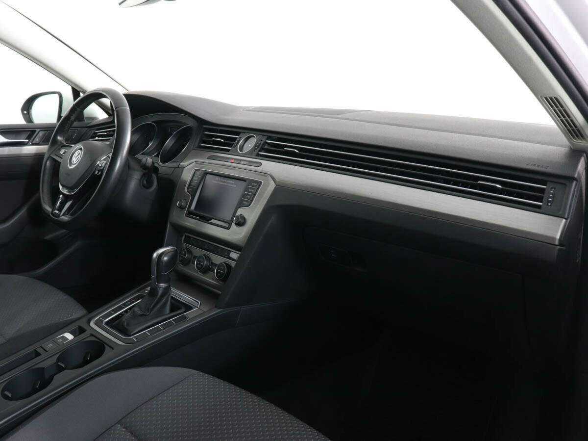 Volkswagen Passat, 2016 - Фото №9