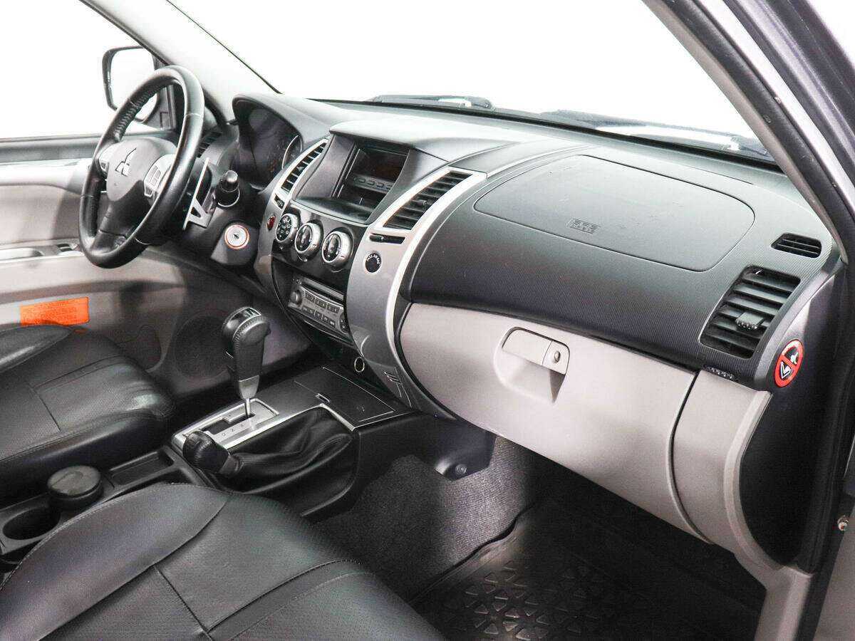 Mitsubishi Pajero Sport, 2012 - Фото №9