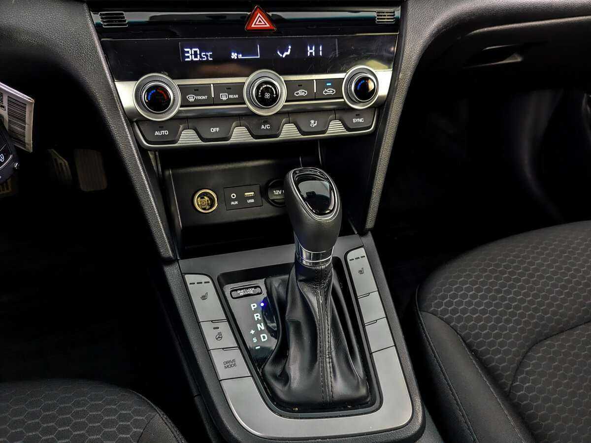 Hyundai Elantra, 2020 - Фото №20