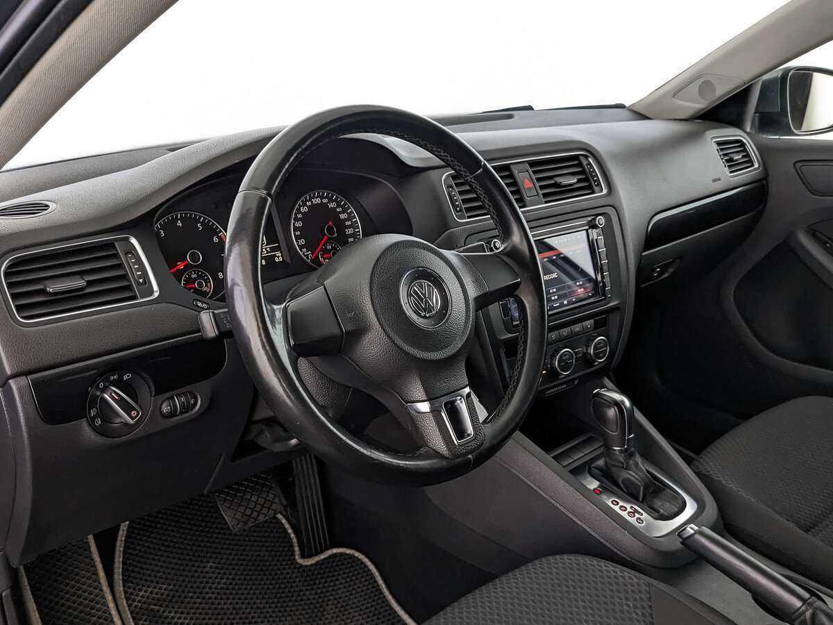 Volkswagen Jetta, 2012 - Фото №9