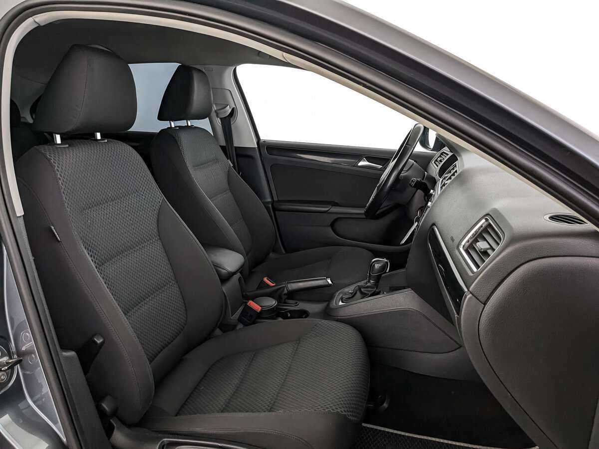 Volkswagen Jetta, 2012 - Фото №17