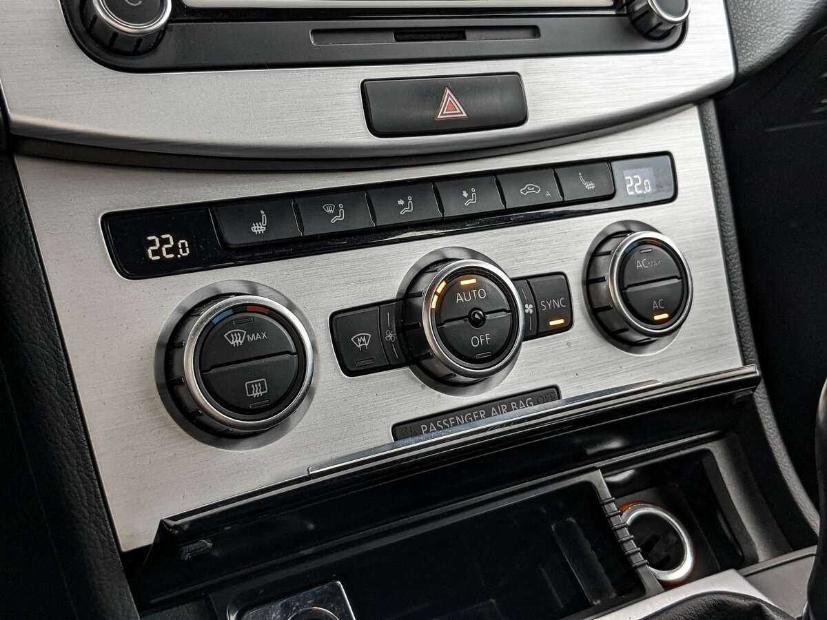 Volkswagen Passat CC, 2012 - Фото №16